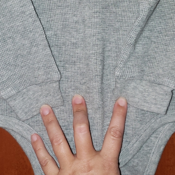 🔷️$8/ea OR 3/$20🔷Like New! Thermal Henley Onesie - Picture 5 of 7